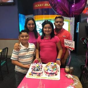 Meet your Posher, Maria elena